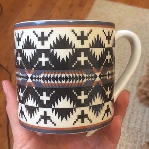 Set of 3 Pendleton mugs